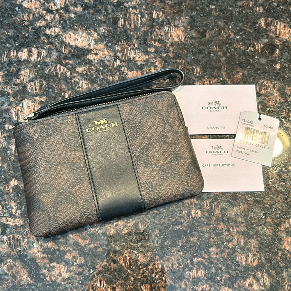 Coach Corner Zip Wristlet In Signature Canvas With Stripe - New